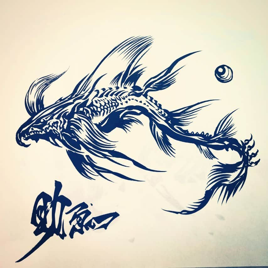 雨宮慶太さんのインスタグラム写真 - (雨宮慶太Instagram)「辛い時呼べば降臨タスケウオ  #dragon #monster  #sketch #creature #japan  #Asia  #doddle  #sketch #woman #fairy  #pencil #drawing #draw #art  #illustration  #keitaamemiya」9月27日 17時06分 - keitaamemiya