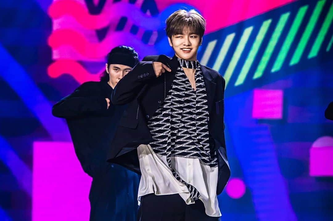 CROSS GENE（クロスジン）さんのインスタグラム写真 - (CROSS GENE（クロスジン）Instagram)「[📝] AMUSE ent 네이버 포스트 오픈🎉  신원호 뮤콘2020 현장 비하인드 보셨나요? 🤗  아래 url을 통해 원호의 뮤콘 현장을 확인해주세요! 👇 https://bit.ly/3mPUOhX  #신원호 #SHIN #SHINWONHO #뮤콘 #뮤콘2020 #MUCON」9月27日 17時12分 - cross_gene_official