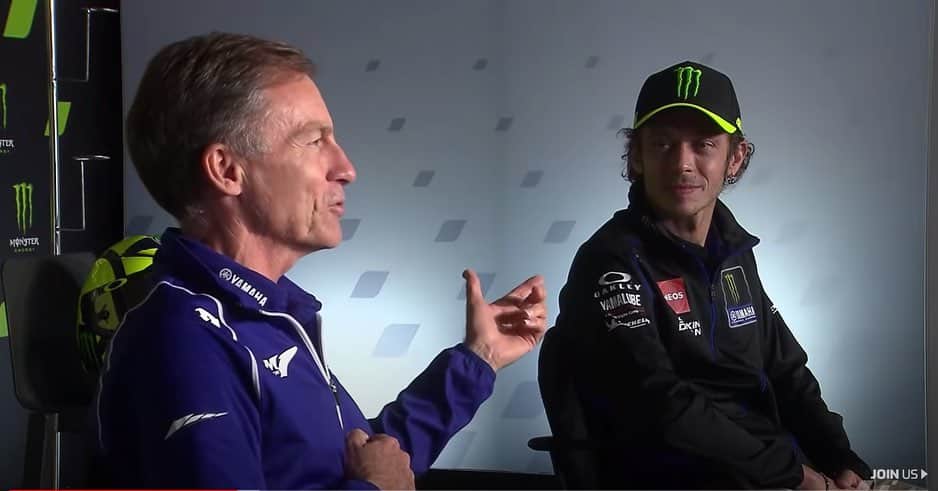 YamahaMotoGPさんのインスタグラム写真 - (YamahaMotoGPInstagram)「▶️ Valentino Rossi 2021 Announcement Press Conference   Check out the 🔗 in our bio and story to watch @valeyellow46 and Lin Jarvis explain all about the new contract that will see The Doctor race with the Petronas Yamaha @sepangracingteam in 2021.  #MonsterYamaha  #MotoGP  @motogp」9月27日 17時21分 - yamahamotogp