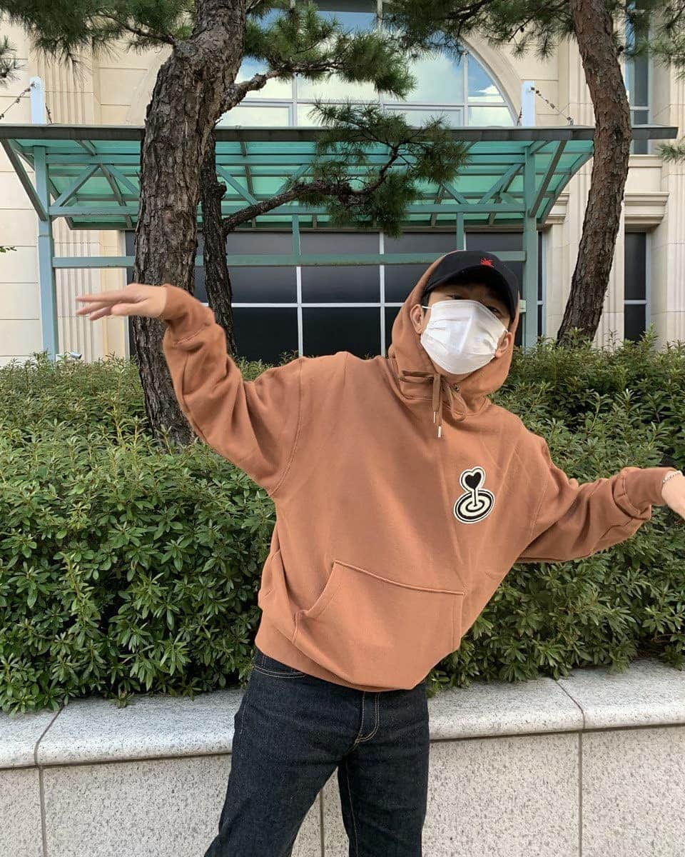 ソ・イングクさんのインスタグラム写真 - (ソ・イングクInstagram)「🌳 🌳 🌳 #날씨좋다#lkcs#럭키참스#luckycharms#방짱#협찬」9月27日 17時41分 - seo_cccc