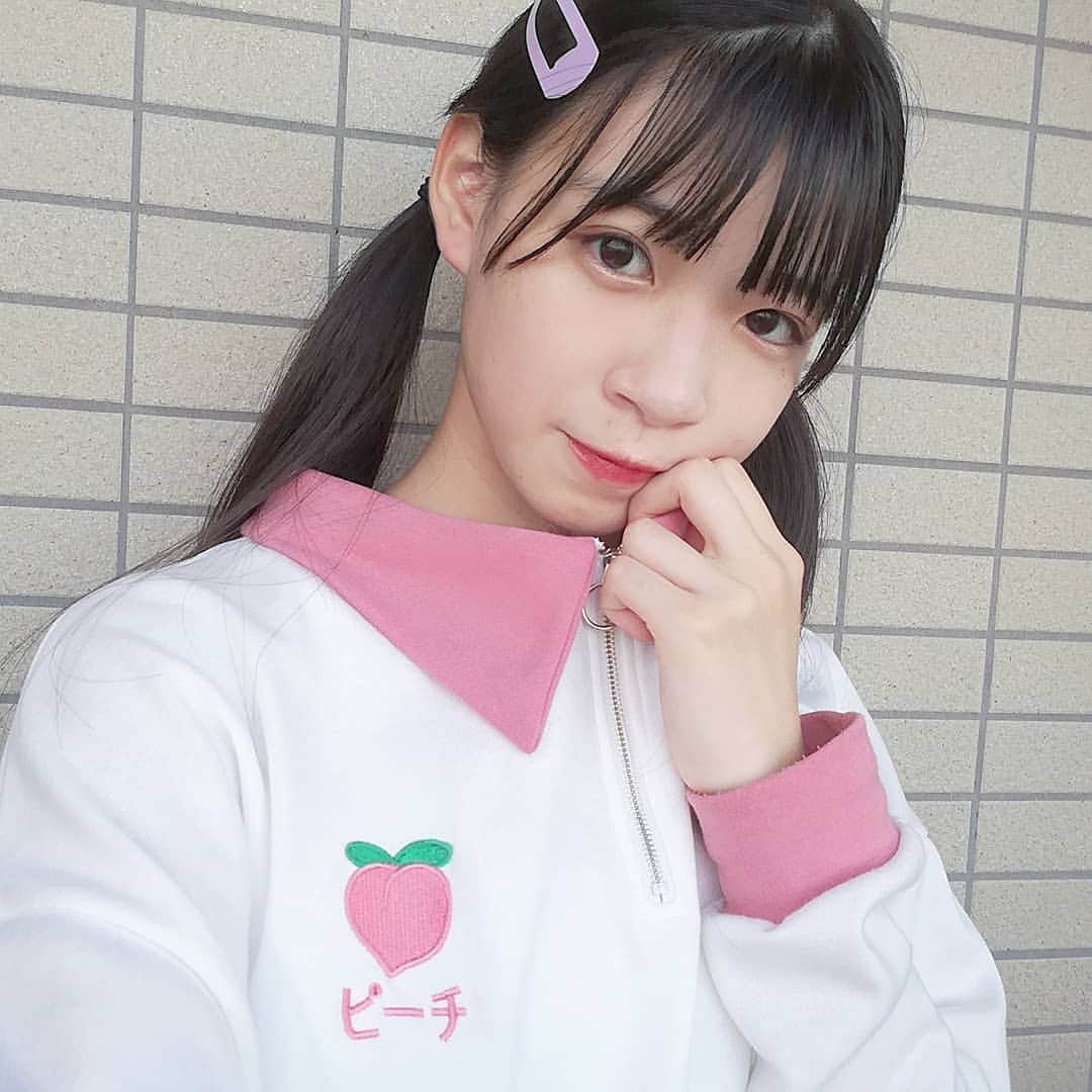 熊井戸花さんのインスタグラム写真 熊井戸花instagram テストがおわって部活が再開して もうはぴはぴです 3枚目 間違ってこの間と同じ写真載せちゃった はなのおはなし 制服コーデ 制服 なんちゃって制服 Cupop スクールコーデ テスト