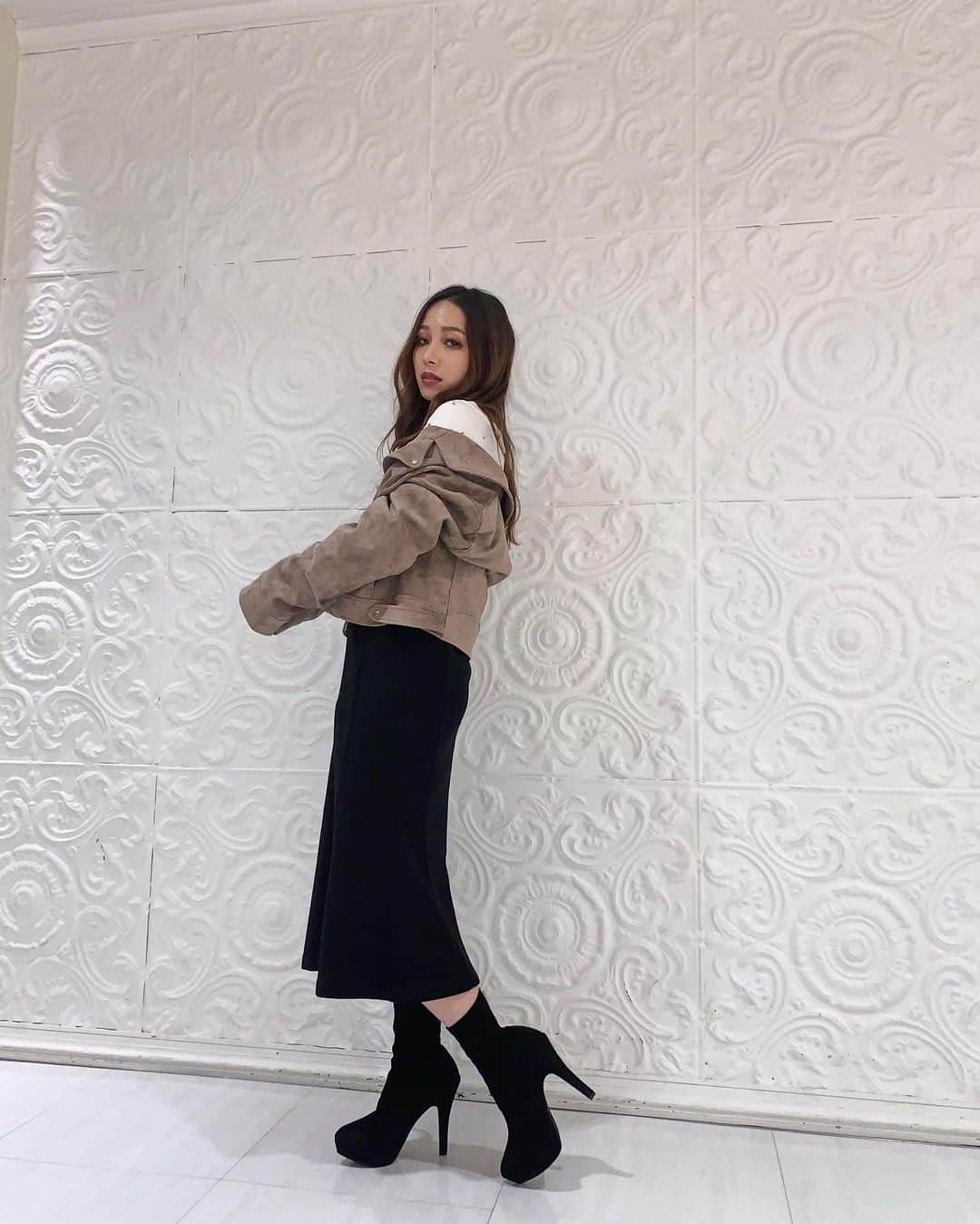 谷口美咲さんのインスタグラム写真 - (谷口美咲Instagram)「. 人気のライダース残り僅か😭‼️ . 気になる方はお早めにゲットして 下さいね😭💓 . #lipservice #lip_official #fashion #code #ジャケット #秋 #秋コーデ」9月27日 18時03分 - t.misaki_0301