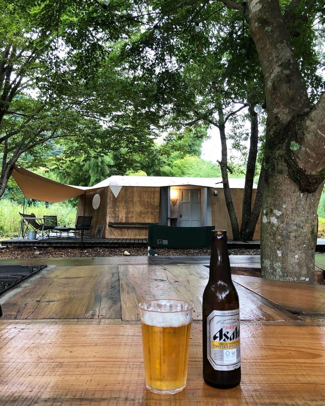 yukoさんのインスタグラム写真 - (yukoInstagram)「2020.9.27 ・ 週末はグランピングへ🏕 昨日は肌寒くてニットカーデを持参して正解でした♡ ・ cardigan.tops.necklace #damefrank denim #upperhights  shoes #convers bag #setsukosagittaire」9月27日 18時01分 - sa_youu