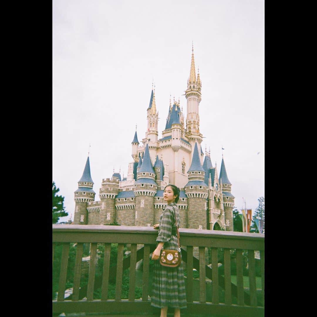 守谷菜々江さんのインスタグラム写真 - (守谷菜々江Instagram)「👗📸  #ワンピース#フィルムカメラ #disney#filmphotography」9月27日 18時17分 - naaaa_morita2