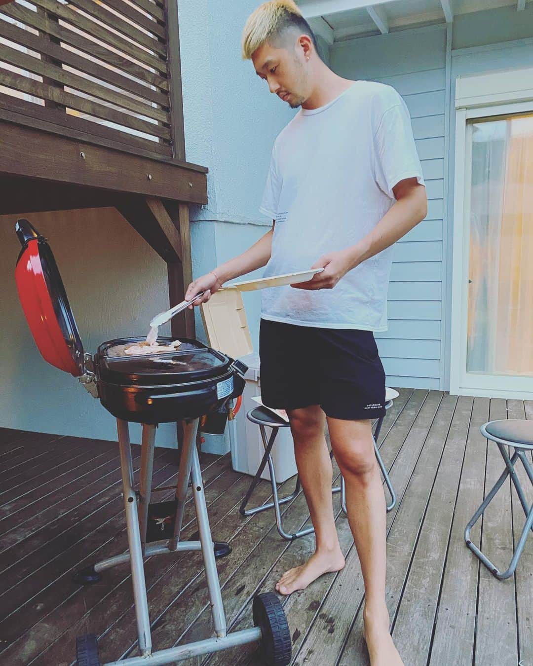 のインスタグラム：「いつかの @funnybeach.official を利用した森戸旅行😊 芝生の庭でBBQと朝のストレッチも最高👍 住みたいレベルの完璧な施設👏🏽💯 #funnybeach」
