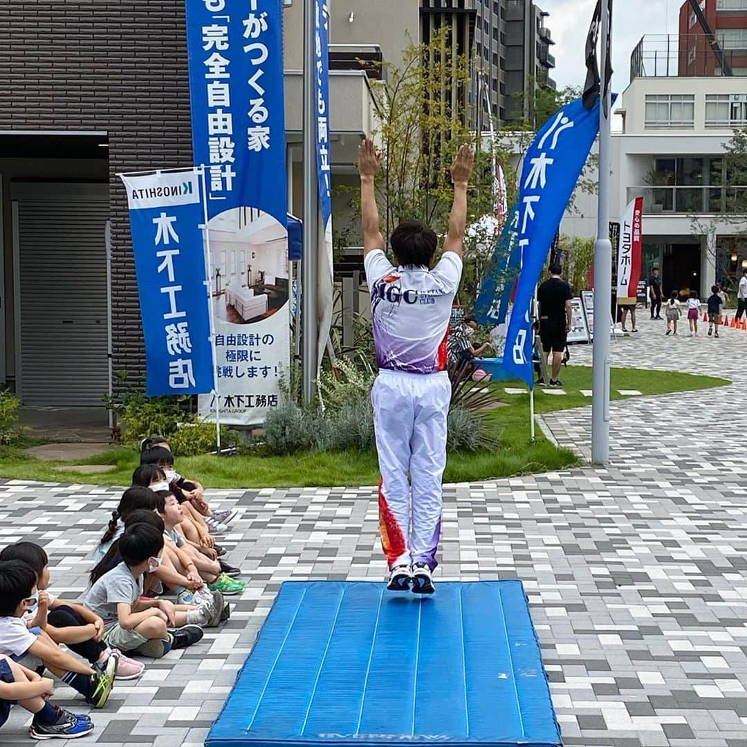 池谷幸雄さんのインスタグラム写真 - (池谷幸雄Instagram)「2月末からずっとイベントがずっと中止で、初めてイベントできました！  みんな一生懸命頑張ってくれて、本当に嬉しかったです！  早く、ドンドンイベントができる、世の中になるように祈ってます。  参加してくれたご家族の皆さん、ありがとうございました！！  ハウジングステージ新宿さんで、体操教室のイベントでしたが、最高級のお家ばかりですごかったです。 皆さんも是非、お家見に行ってみて下さい。  #体操#体操教室 #イベント #住宅展示場 #子供 #池谷幸雄 #池谷幸雄体操倶楽部」9月27日 18時44分 - yukio_iketani