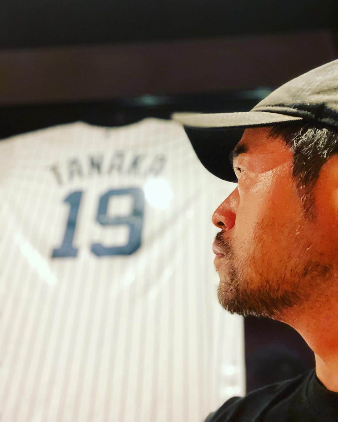 ニッチロー'さんのインスタグラム写真 - (ニッチロー'Instagram)「田中将大投手のユニフォームを見つめる時間。  #田中将大　投手 #ニューヨークヤンキース #来年は何処のチームなのか #メジャーリーグ #ベースボール #野球 #masahirotanaka  #newyorkyankees  #19 #majorleague #baseball #mlb」9月27日 19時02分 - nicchiro5.1