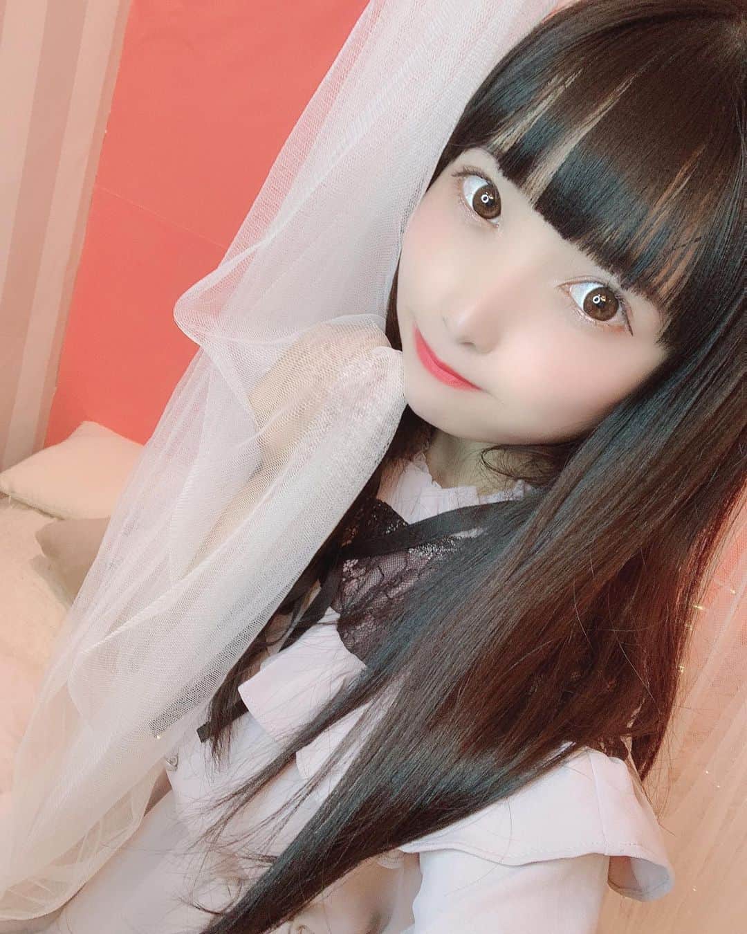 のインスタグラム：「今日からみのりん推し  #ROJITA #アイドル #黒髪 #黒髪ロング」