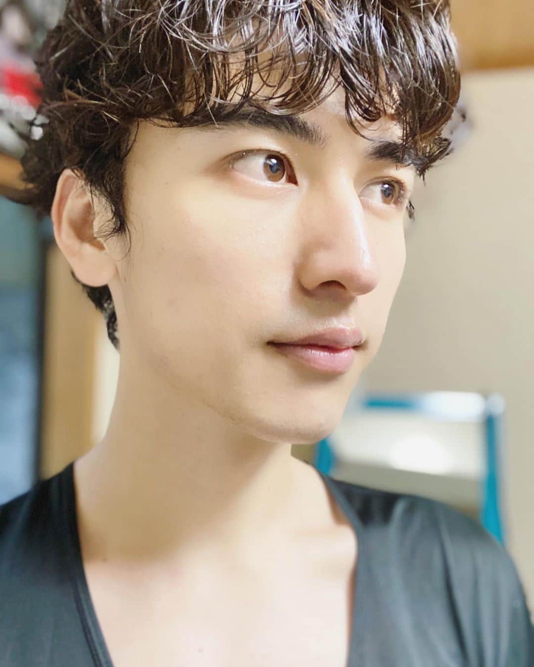 のインスタグラム：「『ご縁の大切さ』をしっかりと感じた１日でした。ご縁です。  #初出し #井阪郁巳 #ご縁  #インスタオシャレ化計画  #swag #写真 #ご縁に感謝 #皆さんいつもコメントいいねありがとう #姉ちゃんの恋人の解禁コメントなどなどめっちゃ嬉しく見させて頂きました」