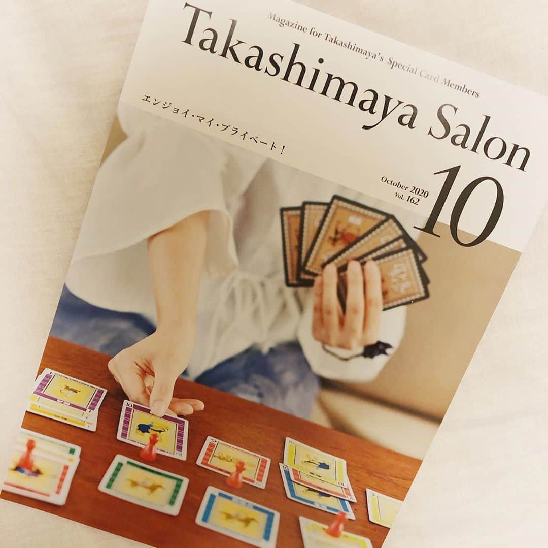吉田明世さんのインスタグラム写真 - (吉田明世Instagram)「百貨店・高島屋さんの会報誌「Takashimaya Salon」10月号にインタビューを掲載していただきました。 テーマは、エンジョイマイプライベート！自粛期間に気づいたことや、おうちで楽しむ絵本についてお話しさせていただいています☻ 高島屋(特に二子玉川店…♡)は子どもの頃から通い続けている大好きな百貨店なので、とても嬉しかったです。 会員向けですが、おうちに届いた方はぜひ…✴︎ #高島屋　#Takashimaya #会報誌 #絵本専門士　#おすすめ絵本  衣装は ワンピース @apupil_official   ピアス  @naturali_jewelry  です♡」9月27日 19時25分 - akiyo0414