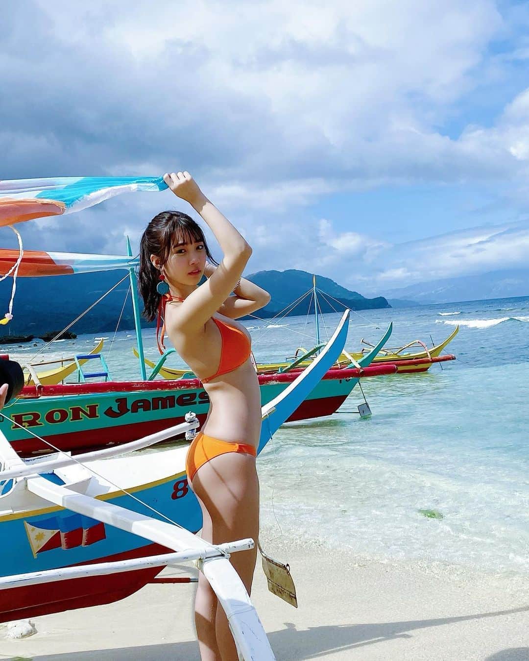 天羽希純のインスタグラム：「なんかオシャレ笑 inフィリピン  #水着 #泳衣 #swimwear #ビキニ #bikini #bikinigirls #コスプレ #cosplay  #japanesegirl #巨乳 #谷間 #可愛い女の子 #グラビア #gravure #グラドル #アイドル #Japaneseidol #撮影会 #撮影会モデル #被写体 #太もも #フェチ  #プール #海 #フィリピン」