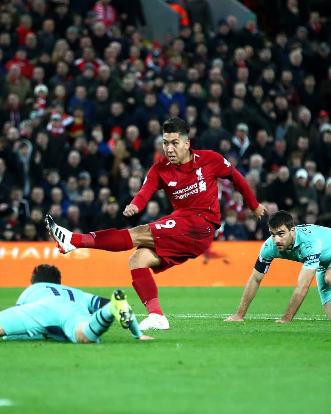 リヴァプールFCさんのインスタグラム写真 - (リヴァプールFCInstagram)「My favourite Anfield goal v Arsenal is _____🧐 #LFC #LiverpoolFC #Liverpool」9月27日 19時31分 - liverpoolfc