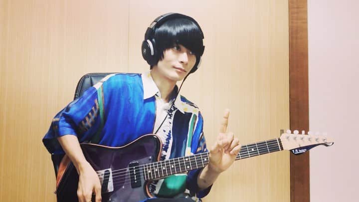 Ken Matsuzakiのインスタグラム：「今日でBORUTOのEDで「Maybe I」が流れるのがラストでした 見てくれた皆様ありがとうございました イントロ、アウトロは人差し指だけで弾ける  改めて9/16リリースの1st Single「Maybe I」をよろしくお願いします  #guitar #BORUTO #NARUTO #guitarsolo #guitartheme」