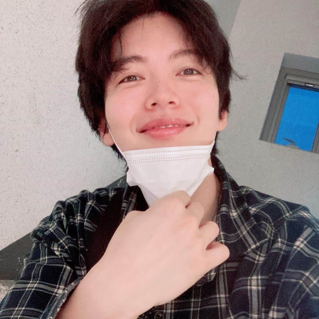 キム・ソヌンのインスタグラム：「😷」