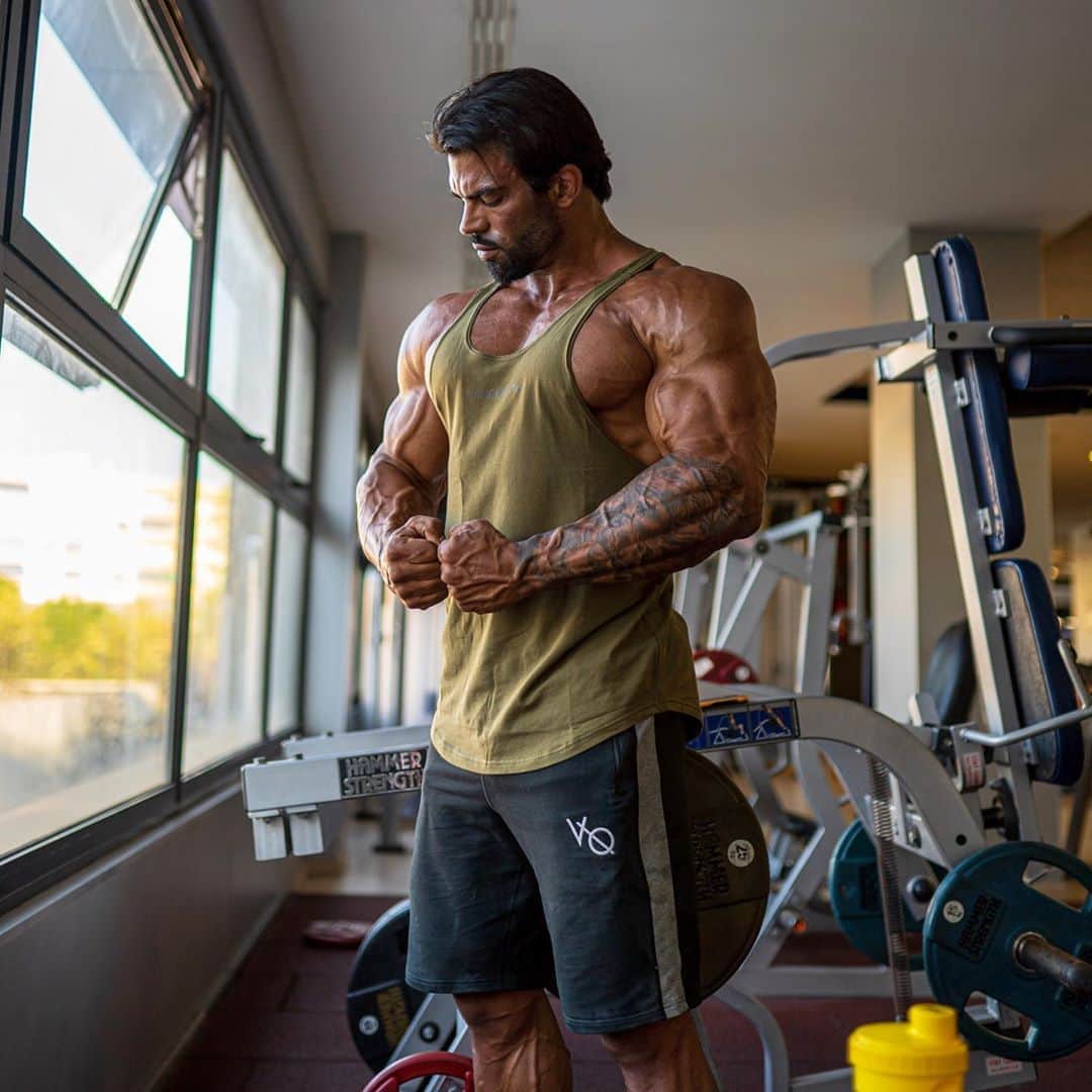 Sergi Constanceさんのインスタグラム写真 - (Sergi ConstanceInstagram)「#Focus @vqfit stringer and shorts Core V2🔥 . Check the newest autum drops by @vqfit  . Tap link @vqfit bio to shop online.」9月27日 19時48分 - sergiconstance