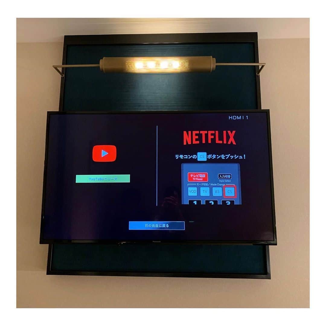 篠原菜月さんのインスタグラム写真 - (篠原菜月Instagram)「海外にいるかのような雰囲気‥🥂9/1にオープンしたばかりのNOHGA HOTEL AKIHABARA TOKYOに宿泊してきました。﻿ ﻿ ''音楽、アート、食"がテーマになっているホテルで、エントランスやフロント、客室の至るところにアート作品が！ホテル全体で流れているBGMや客室のスピーカーの音質に感動し、お部屋で久しぶりに夜な夜なラジオを聴いたり、Netflix を見たりしてのんびり過ごしました😌✨﻿ 館内のBGMはホテルのためだけに特別に選曲されたBGMなんだそう。﻿ ﻿ ウェルカムドリンクと交換できるコインがチェックインの時にいただけるなどとてもお洒落ー！﻿ ﻿ 素晴らしいステイケーションになりました🙏﻿ ﻿ ﻿ #nohgahotelakihabaratokyo﻿ #nohgahotel#nohgahotel#tokyohotel#staycation#ノーガホテル秋葉原東京#ノーガホテル#ステイケーション#音楽#アート#食#旅行#秋葉原#東京#東京ホテル」9月27日 19時56分 - natsukishinohara