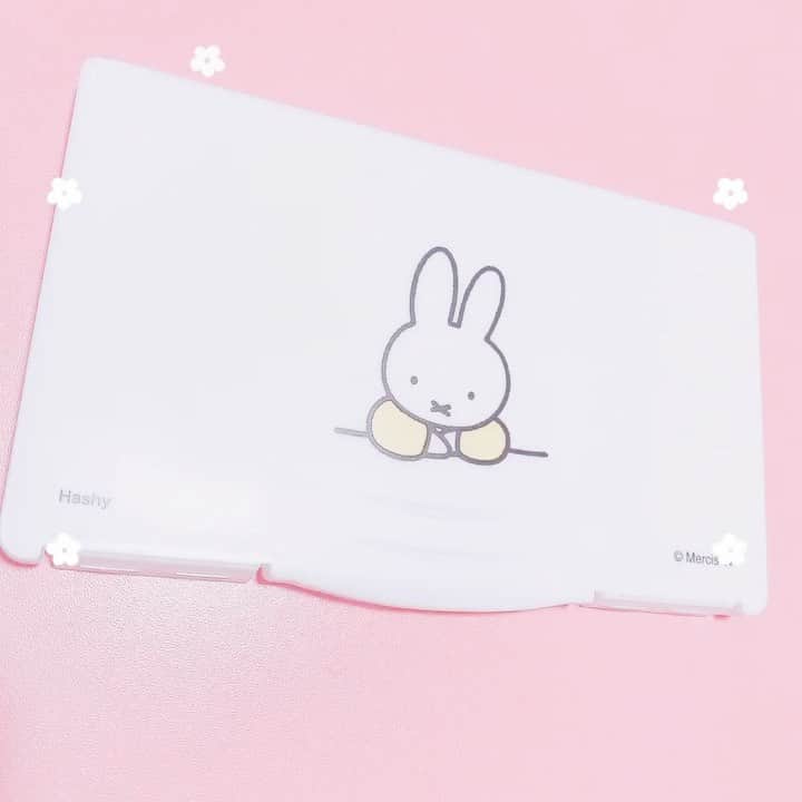井上瑠夏のインスタグラム：「♥♥♥﻿ ﻿ ﻿ ずっと欲しかったけど売り切れてた﻿ マスクケースやっとゲットできた〜🥺♥﻿ ﻿ ﻿ (髪ぼさぼさ....🙇🏻‍♀️🍃)﻿ ﻿ ﻿ #ミッフィーグッズ﻿ #かわいい﻿ #miffy﻿ #miffystyle﻿ #マスクケース﻿」