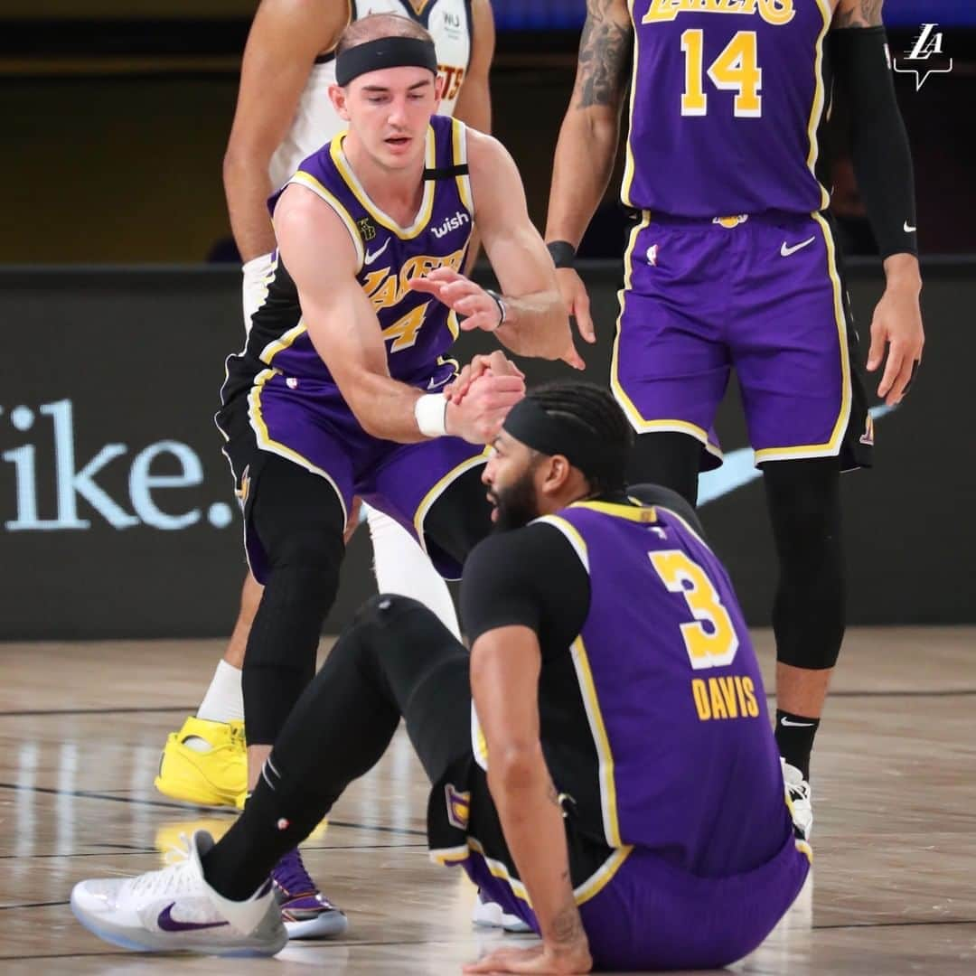 Los Angeles Lakersさんのインスタグラム写真 - (Los Angeles LakersInstagram)「A team-first team. #LakeShow」9月28日 7時01分 - lakers