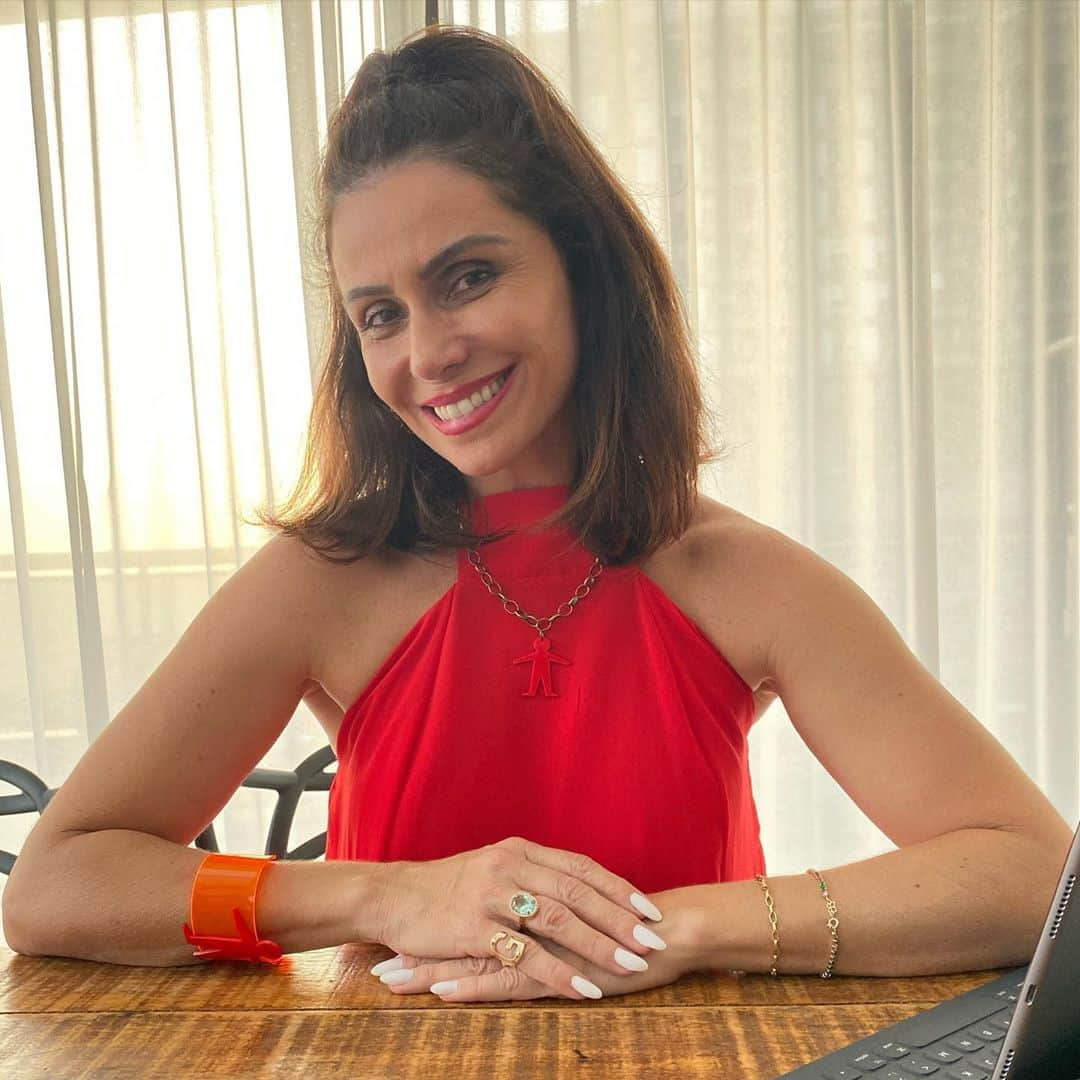 Giovanna Antonelliさんのインスタグラム写真 - (Giovanna AntonelliInstagram)「Pronto!!! Vcs escolheram colar e aqui estamos.  Prontíssima pro #criançaesperança #doeesperança ♥️ 💋」9月28日 5時35分 - giovannaantonelli