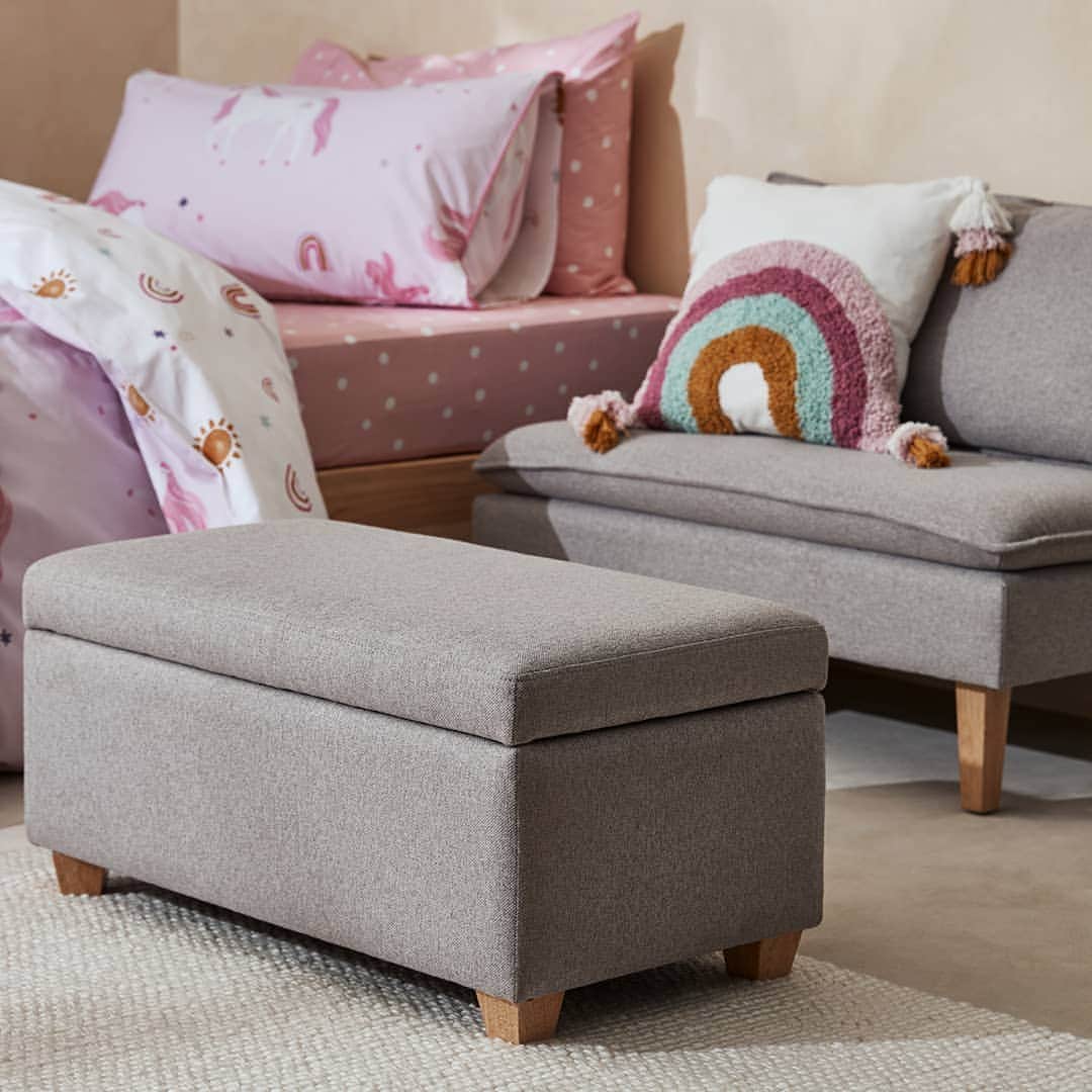 Target Australiaさんのインスタグラム写真 - (Target AustraliaInstagram)「A bedroom ottoman does double duty as seating and storage 🎯♥️ #targetaus #targetauskids #targetaushome」9月28日 5時53分 - targetaus