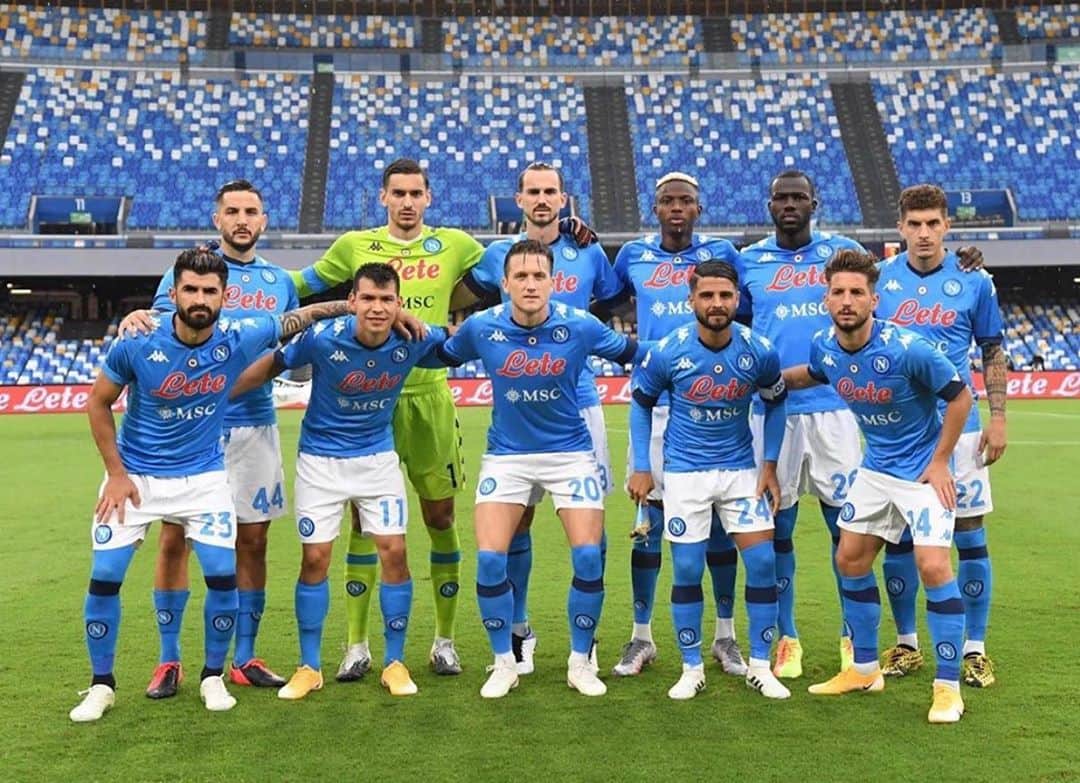 コスタス・マノラスのインスタグラム：「Bravo ragazzi continuiamo così ! Forza Napoli .!⚽️⚽️」