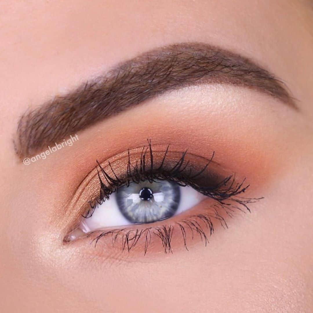 Benefit Cosmeticsさんのインスタグラム写真 - (Benefit CosmeticsInstagram)「Perfection as far as the eye can see 👀 ✨ @angelabright fills & defines her #benefitbrows with Precisely, My Brow Eyebrow Pencil (4.5 - medium)! #regram #friendswithbenefit」9月28日 6時16分 - benefitcosmetics