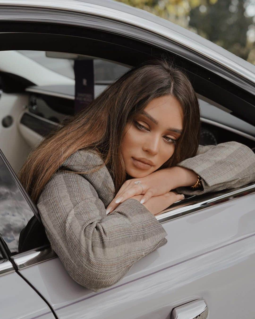 JANICE JOOSTEMAさんのインスタグラム写真 - (JANICE JOOSTEMAInstagram)「Some photos of this day with the new Ghost @rollsroycecars @rollsroycemedia #rollsroyceghost 🤍」9月28日 6時37分 - janicejoostemaa