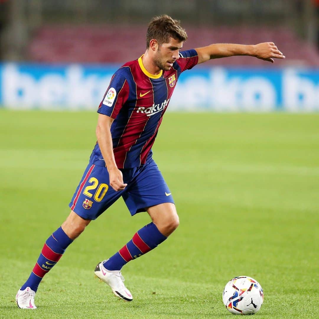 セルジ・ロベルトのインスタグラム：「Good start of the season! 🤜🏼 That’s the way!  Força Barça! 💙❤️」