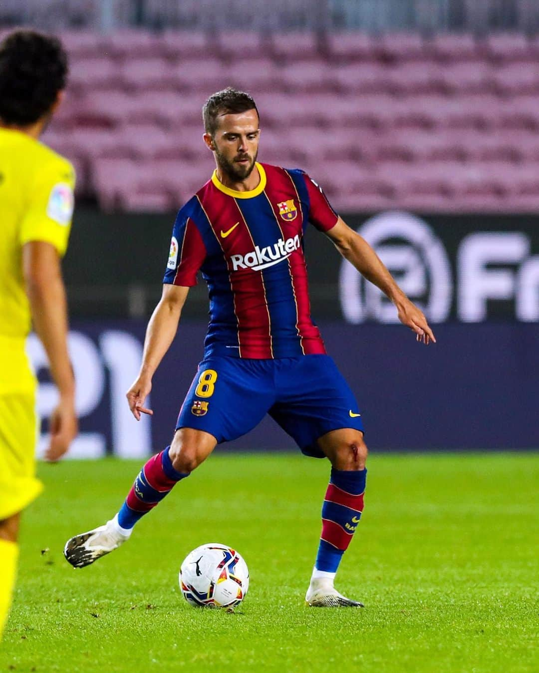 FCバルセロナさんのインスタグラム写真 - (FCバルセロナInstagram)「👏 Official debut for @pedrii_8, @miralem_pjanic and @trincao. 👏 Debut oficial 💙❤️」9月28日 6時47分 - fcbarcelona