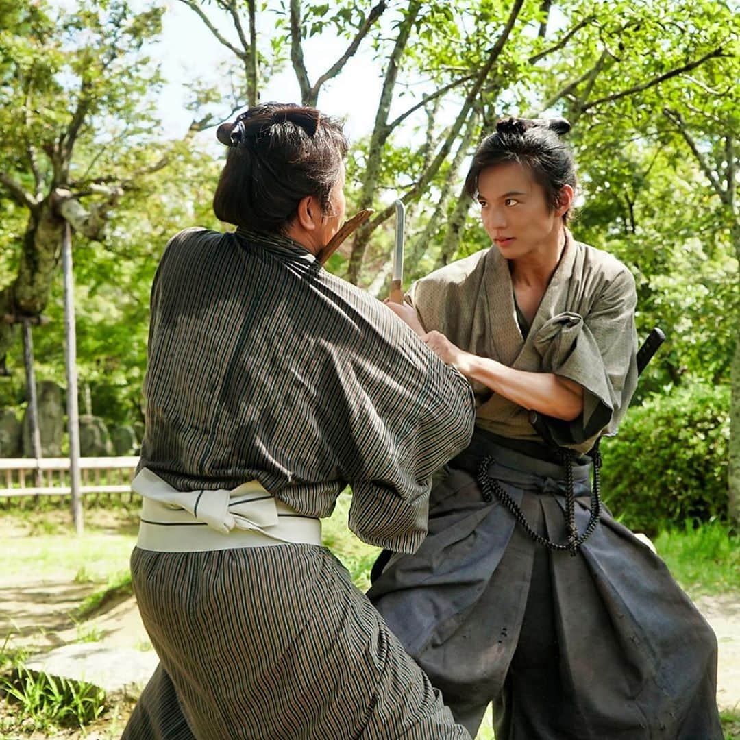 佐藤大樹さんのインスタグラム写真 - (佐藤大樹Instagram)「はじめての時代劇。 【半次郎】を演じました‼️ 何より嬉しかったのが今日 直己さんに褒めてもらえたこと🥺✨ 殺陣も所作も言葉遣いも大変苦戦しました。 また機会があれば挑戦したいです！」9月27日 21時53分 - taiki_sato_official