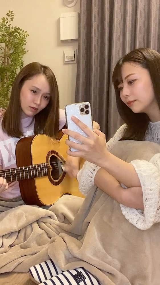 西村季里子のインスタグラム：「Vo.Kiriko Gt.Chinami  #ギター #ギター女子  #ギター弾き語り  #弾き語り #浮気されたけどまだ好きって曲」