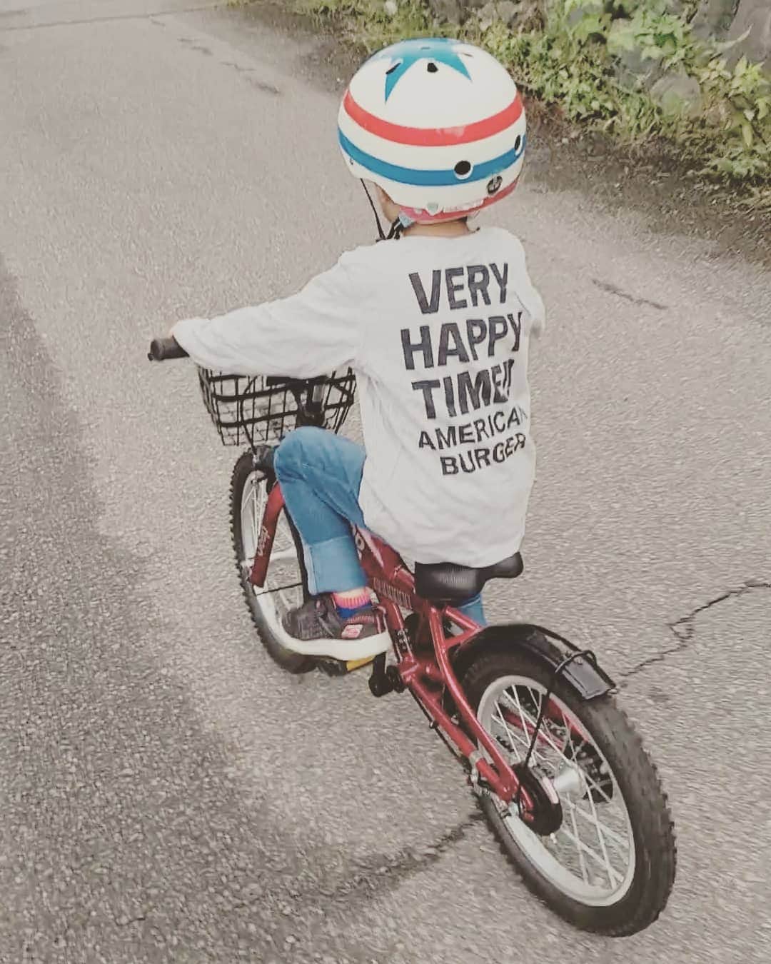 三田尚央のインスタグラム：「ふうまが初めて補助輪なしの自転車に乗れました✨ ふうまは凄い嬉しかったみたいで１日テンション高かった(^^)‼️ けど、父ちゃん、母ちゃんも本当に本当に嬉しくてHAPPYな１日でした。 ふうまありがとう😭✨  #三田家の愛息子 #HAPPY #ありがとう」
