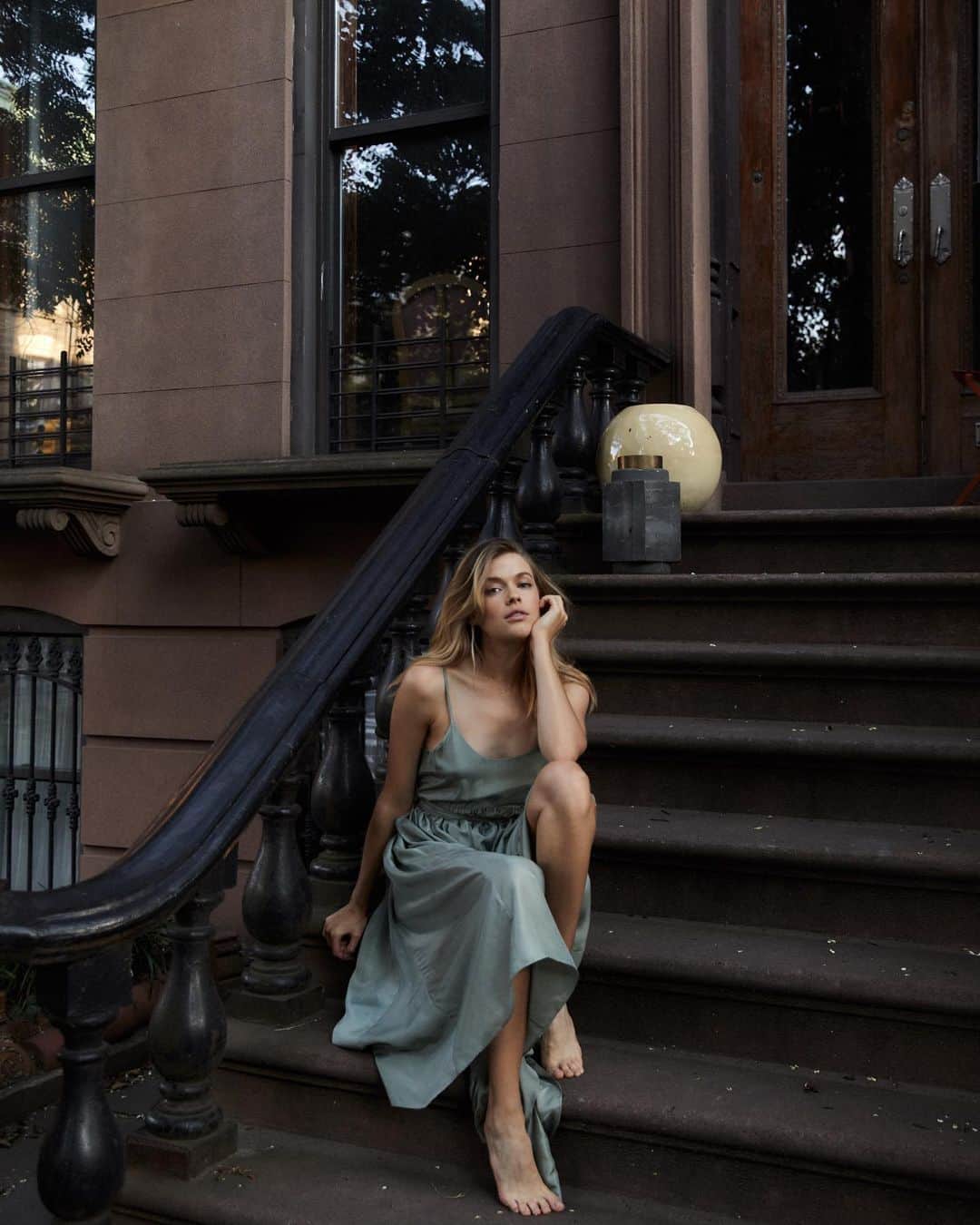 Victoria Leeのインスタグラム：「🖤Sunday in @jacandjack @davidjonesstore #HomeOfAustralianFashion」