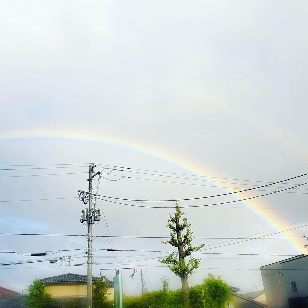 本田朋子さんのインスタグラム写真 - (本田朋子Instagram)「モンブラン。 大きな栗が丸ごと入っていました。 虹のお土産も。　　 　  #新潟 #風花 #モンブラン #虹 #ダブルレインボー」9月27日 23時08分 - tomoko_honda_official_phonics