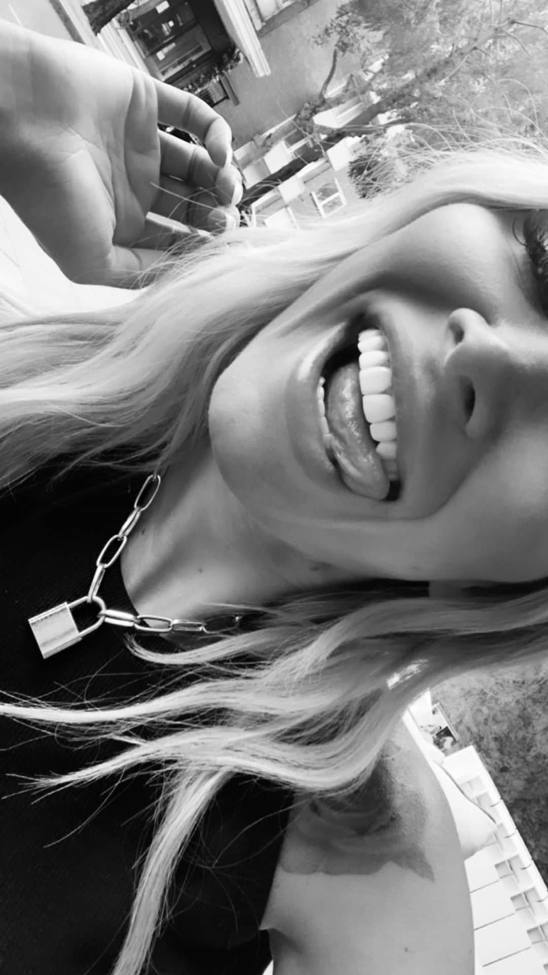 ルー・ティーズデールのインスタグラム：「🦷 TEEF 🦷 Here is my new-smile journey, I wanted to show you the process not just the results. I asked for a few cosmetic changes and I didn’t want my own teeth drilling off to nothing, so I opted for Composite Bonding hand-crafted by @dr.sonnie at @ruhdental in Notting Hill. All pain-free and my 3 appointments with him took care of my gum heath and dental hygiene first and foremost. Thank you @dr.sonnie v happy I love my new smile 😁🤍 (feel free to ask any questions for me or @dr.sonnie below if you’re thinking about having this treatment)  - #compositeveneers #compositebonding #dental #teethwhitening #gifted #teethtransformation」