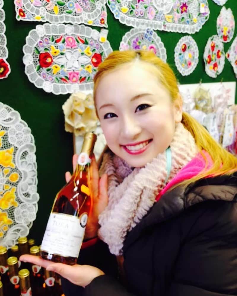 茉玲さや那のインスタグラム：「﻿ エリザベートでお馴染みのトカイワイン🍷✨﻿ ﻿ 「トカイワインを出せ。ハンガリーのな！」﻿ このセリフが頭を過ぎったのでした‪‪☺︎‬﻿ ﻿ ﻿ #時々始まる思い出投稿﻿ #トカイワイン﻿ #エリザベート﻿ #ハンガリー旅行﻿ ﻿ ﻿ ﻿ ﻿」