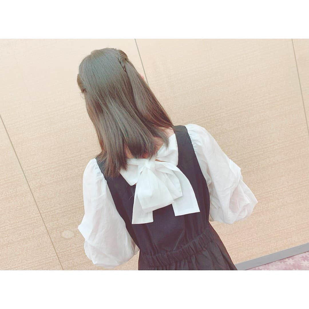 石田みなみさんのインスタグラム写真 - (石田みなみInstagram)「昨日のお洋服の後ろのリボンが﻿ めちゃめちゃかわいかった🎀﻿ ﻿ #STU48 #charmingtrip #idol #アイドル﻿ #Stucharmingtrip #石田みなみ　﻿ #4th #オンライン #お話し会﻿ #majesticlegon #maje #マジェ﻿ #ガーリー #ワンピース ﻿ ﻿#リボン #バックリボン #5th #シングル #思い出せる恋をしよう﻿ #6th #カップリング #ユニット #選抜﻿ #みなみをユニット選抜につれてって﻿ #石田みなみを瀬戸内の広報へ」9月27日 23時16分 - ishida.minami_373