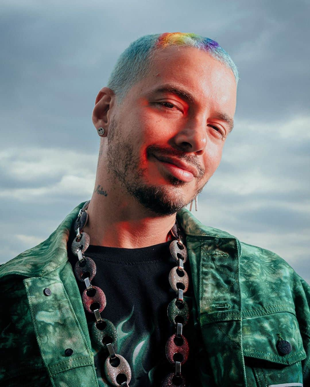 TIME Magazineさんのインスタグラム写真 - (TIME MagazineInstagram)「@jbalvin is one of the 100 Most Influential People of 2020. "He's opened up the doors for Latino artists everywhere by making the world hear and fall in love with our culture, our sounds and our spirit," writes @camila_cabello. "What I truly admire and love the most about José is that he is just himself. He's himself to the world, he's himself to his friends and his peers, and he's got the kind of heart that makes him a person everyone is rooting for. When he wins, we all win." Read more, and see the full 2020 #TIME100 list, at the link in bio. Photograph by @julien_mignot—@nytimes/@reduxpictures」9月27日 23時28分 - time