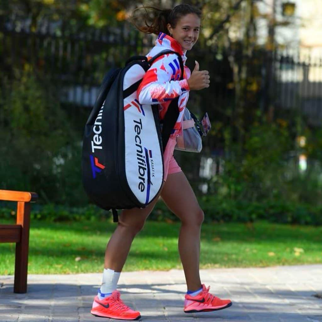 ダリア・カサトキナのインスタグラム：「Healthy and ready🙏🏽⏳ Can’t wait for my first match at @rolandgarros #DD」