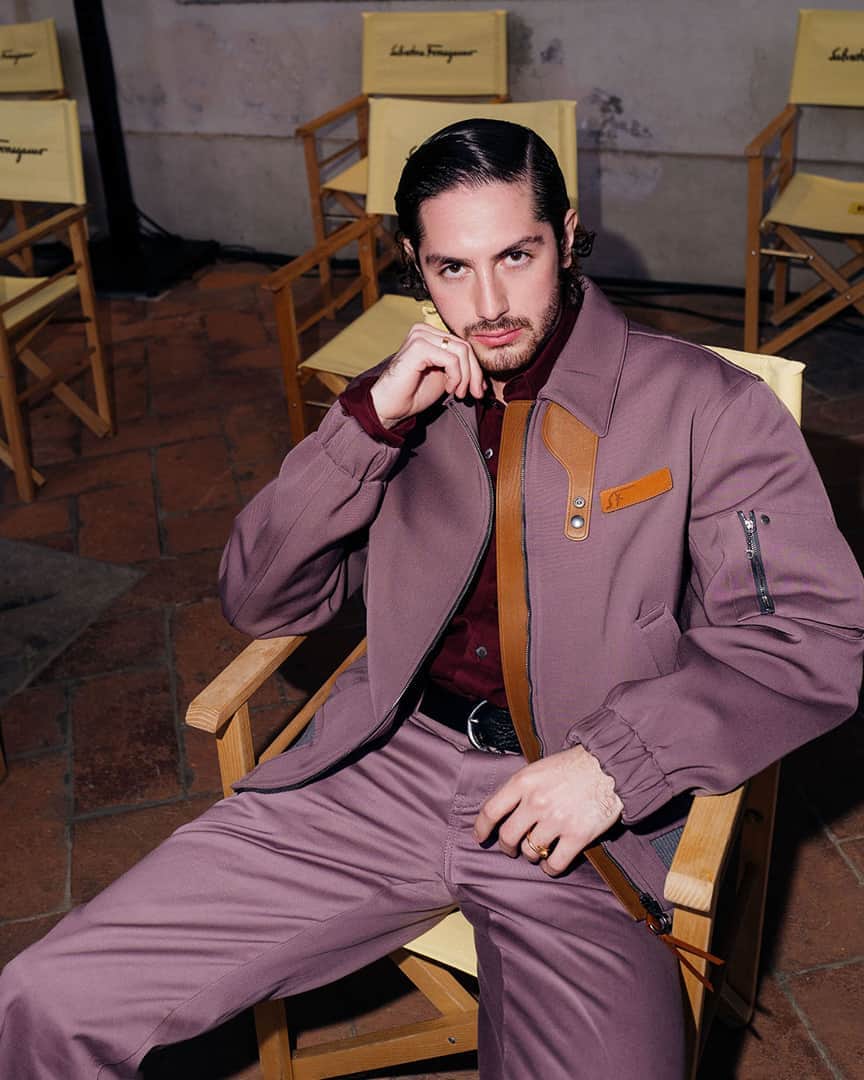 サルヴァトーレ・フェラガモのインスタグラム：「Alex Acero channels laid-back chic in a cinder rose bomber jacket and utility chinos ensemble, at the Salvatore Ferragamo Spring/Summer 2021 show. #FerragamoSS21」