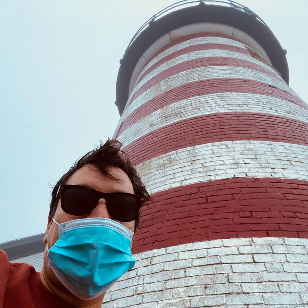 ジミー・ファロンさんのインスタグラム写真 - (ジミー・ファロンInstagram)「Visited (safely) a friend in Maine. Decided to get up early and see the sunrise in the easternmost point in the United States. Lubec, ME. I did. Low visibility. It was still awesome. #LoveAtFirstLight」9月28日 0時06分 - jimmyfallon