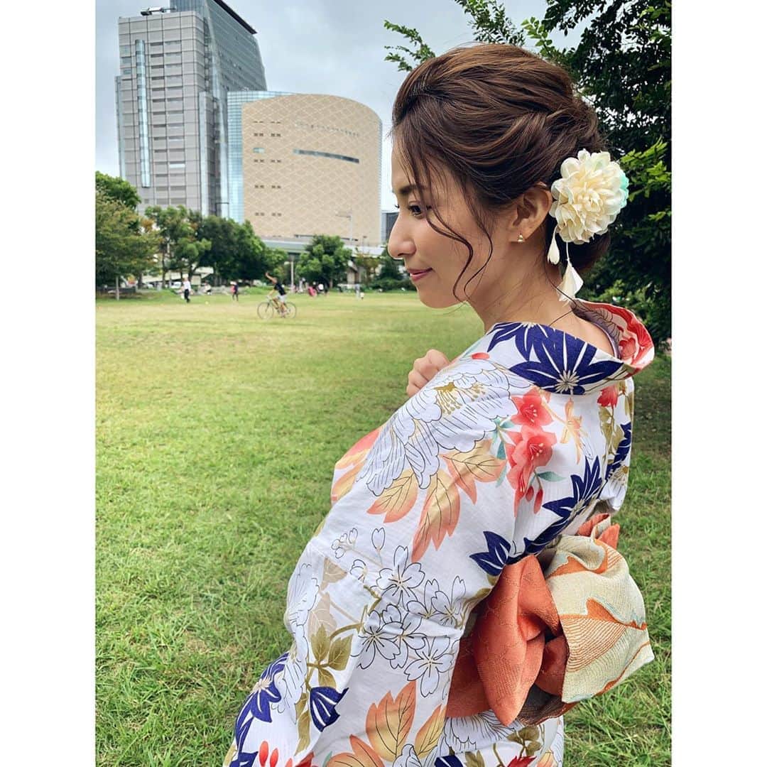 戸田れいさんのインスタグラム写真 - (戸田れいInstagram)「夏の終わりに、もう一回浴衣着られました👘 でもちょっと秋ぽい柄を選んじゃった🍁 日本人である事を誇りに思える瞬間のひとつだな☺️ ・ #浴衣#浴衣ヘアアレンジ#kimono#japanesegirl」9月28日 0時17分 - rei_toda