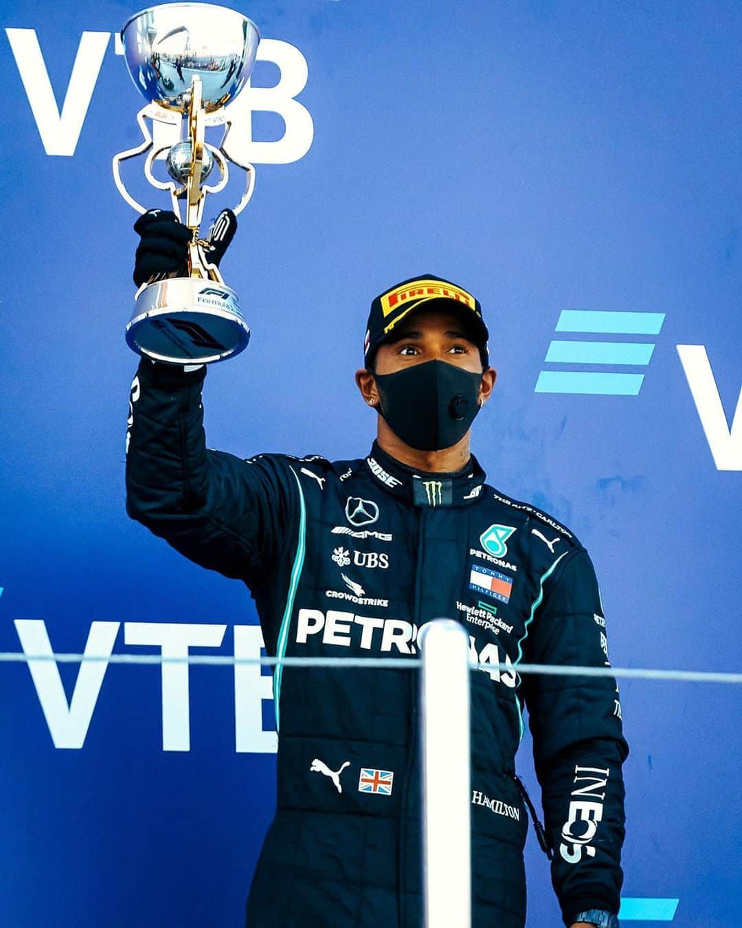 MERCEDES AMG PETRONASさんのインスタグラム写真 - (MERCEDES AMG PETRONASInstagram)「💬 “I'll take the points I got and move on. Congratulations to Valtteri for his win!"  Not @lewishamilton’s day but what a recovery from the Champ to get a podium 👏 On to the Nürburgring!」9月28日 0時32分 - mercedesamgf1