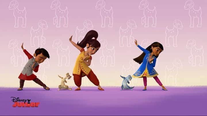 ハンナ・シモンのインスタグラム：「Finally I get to do my Bollywood dance number! I sing and dance in the latest episode of Mira: Royal Detective! Singing with my real voice! In a Disney cartoon! Dancing in complete animation because this show is very smart about my abilities! Of course it has to be weird and strange and about animals so here it is.... 🐐💕」