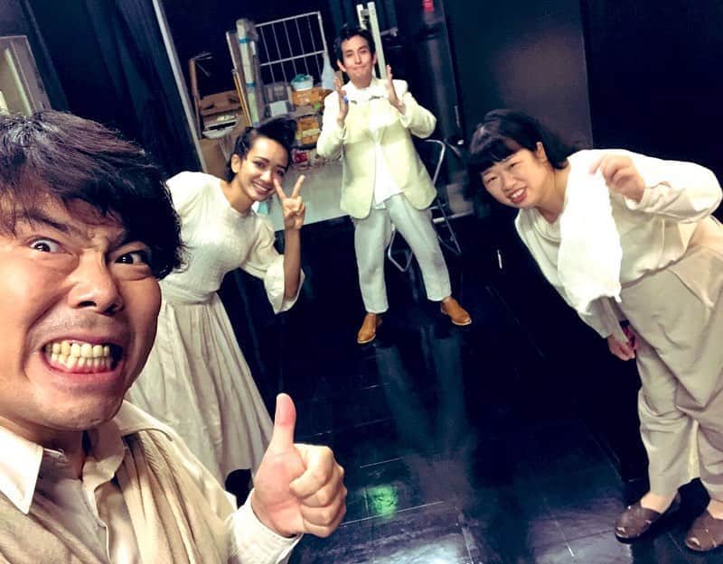 山口森広のインスタグラム：「お疲れ様でした！ #時子さんのトキ 無事に千秋楽おわりましたー！！ ほんと、最後まで公演ができて感謝です😭 最後のカーテンコールでお客様の拍手がとても熱く、とても優しく、感動しました。 終わって寂しいけど、安堵感がすごい。 ありがとうございましたっ！！ 色々な役をさせて頂いたなぁ〜w」