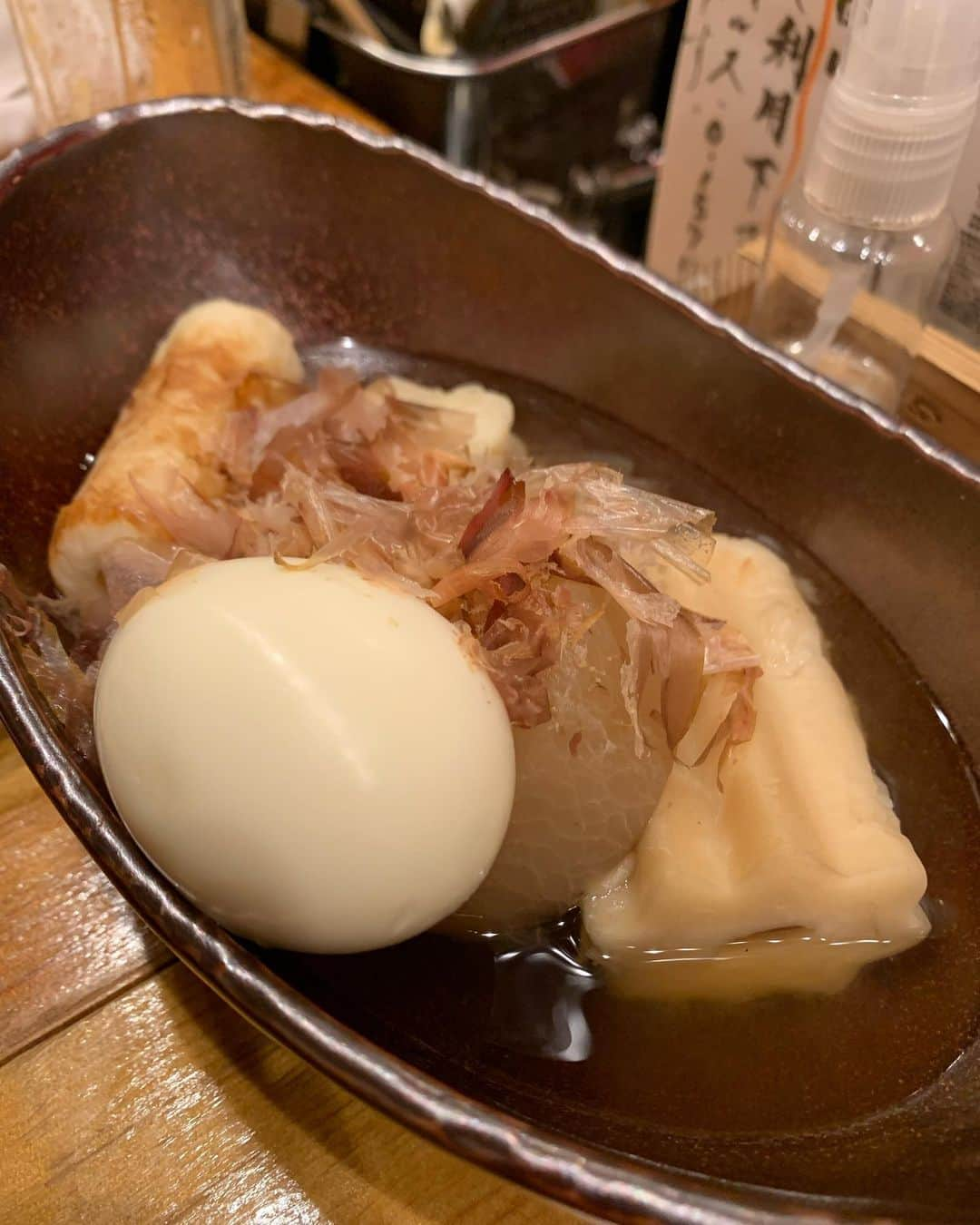 岩本煌史さんのインスタグラム写真 - (岩本煌史Instagram)「小田原で飲んだ、焼酎のおでんの出汁割りに七味を入れて飲むのは最高に美味かった。 ただ、ベロベロに酔う笑 こいつを2杯飲んだらアウトです笑  #ajpw #全日本プロレス #世界ジュニア #岩本煌史 #第53代世界ジュニアヘビー級王者 #三重県 #桑名市 #出身 #イワモトヘッズ #スニーカーヘッズ」9月28日 0時50分 - koji_iwamoto