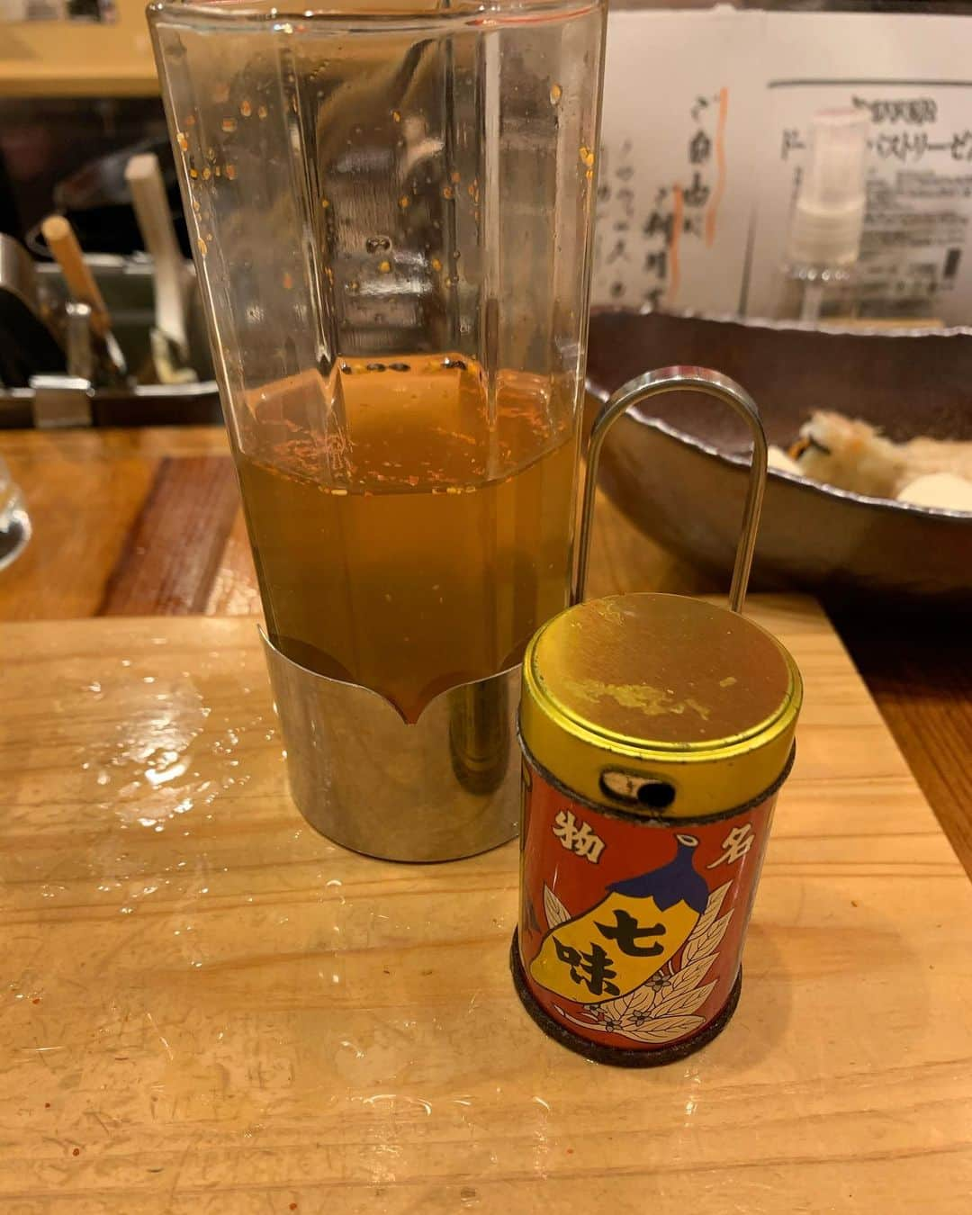 岩本煌史さんのインスタグラム写真 - (岩本煌史Instagram)「小田原で飲んだ、焼酎のおでんの出汁割りに七味を入れて飲むのは最高に美味かった。 ただ、ベロベロに酔う笑 こいつを2杯飲んだらアウトです笑  #ajpw #全日本プロレス #世界ジュニア #岩本煌史 #第53代世界ジュニアヘビー級王者 #三重県 #桑名市 #出身 #イワモトヘッズ #スニーカーヘッズ」9月28日 0時50分 - koji_iwamoto