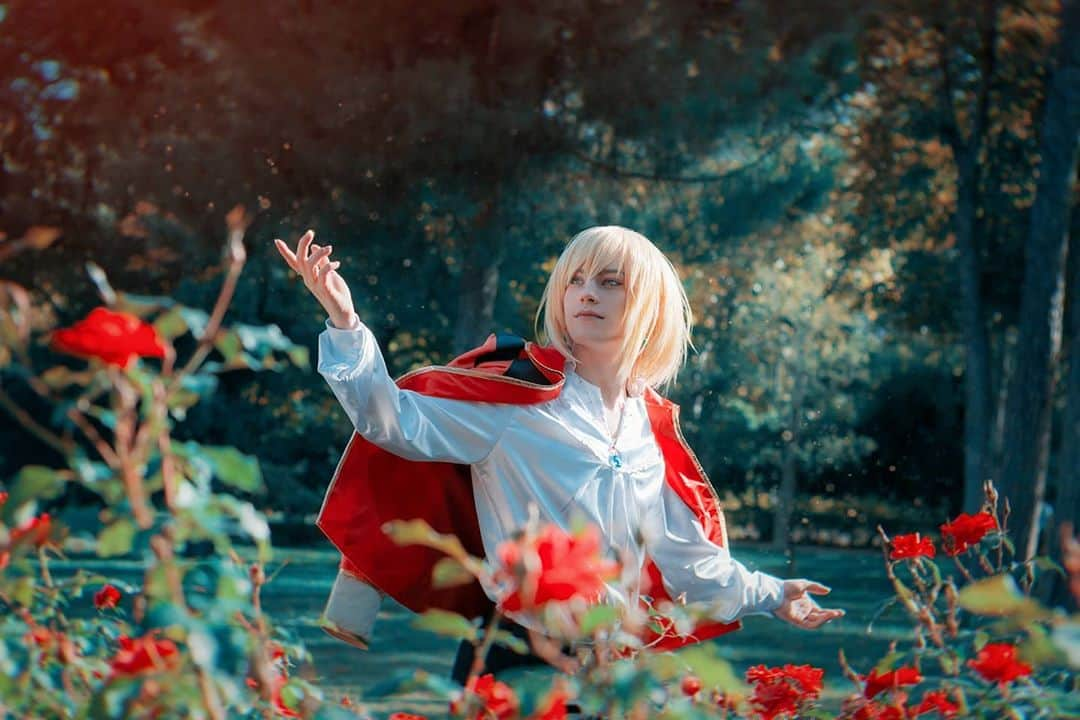 Geheさんのインスタグラム写真 - (GeheInstagram)「first picture of Howl from The moving Castle ✨  @ezcosplay were super kind to send me another costume to review and shoot, and I love it! I've been wanting to cosplay Howl for so long 🥺❤️ hope you guys like these!   📸: @reinoharu.ph & @pnkvirus  edit by me」9月28日 0時56分 - geheichou