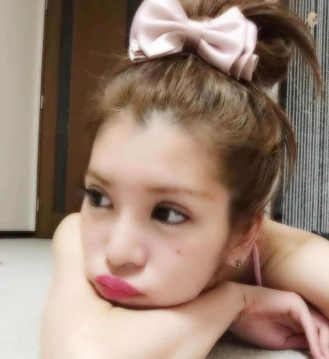 坂口杏里のインスタグラム：「坂口暇してます♥️♥️ 誰かー✨  歌舞伎町2-14-8 メトロプラザ2ビル 3F SEA 03 6233 8484  会いに来てちょ🙋‍♀️」