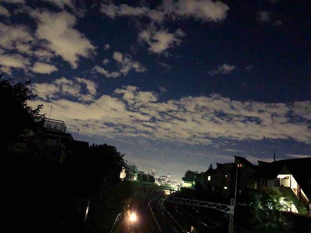 ホリエアツシさんのインスタグラム写真 - (ホリエアツシInstagram)「こんな星の夜は」9月28日 1時20分 - a.horie